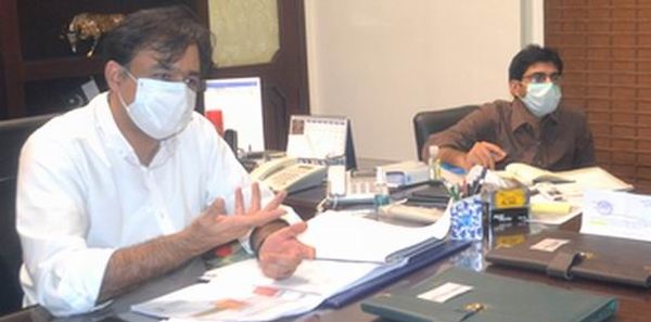 DC asks highway engineers to complete work of remaining portion of HYD T.M.Khan road before monsoons